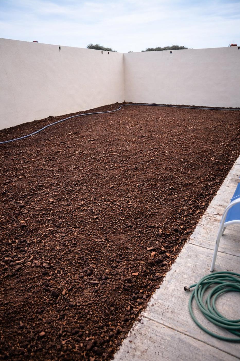 Venta de tierra negra vegetal para jardín en Tampico por costal y camión volteo